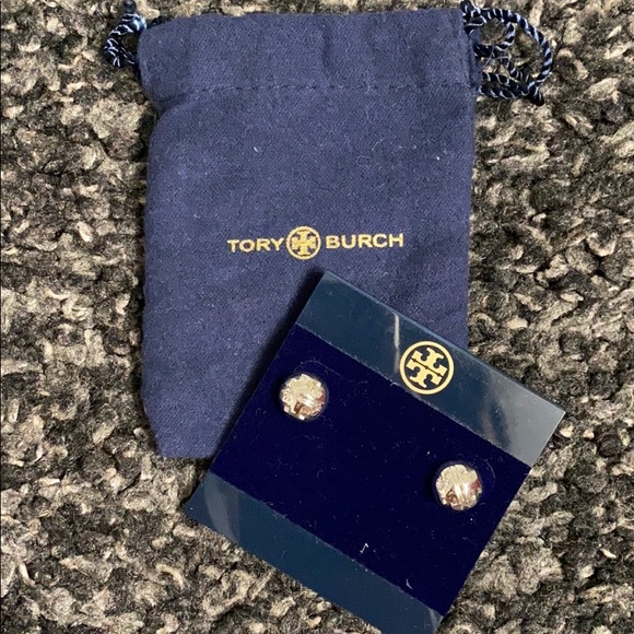 Tory Burch Jewelry - Tory Burch Tilsim Clover Stud Earring